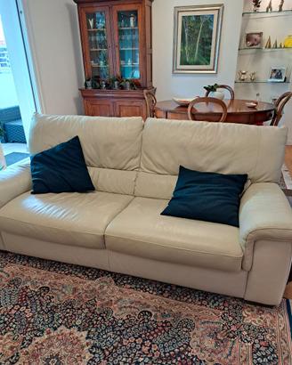 Divano letto matrimoniale Natuzzi in pelle