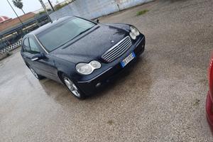 mercedes-Benz 220c