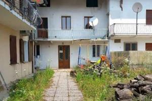 Immobile in asta di 238 m² con più di 5 locali a S