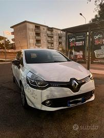 Renault CLIO costume national - full optional