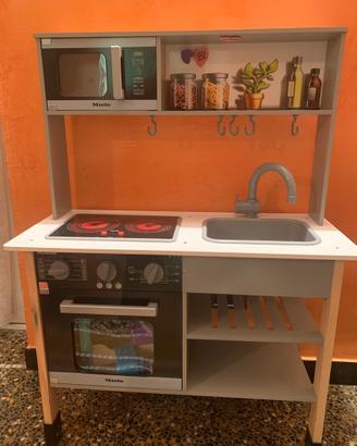 Cucina giocattolo MIELE