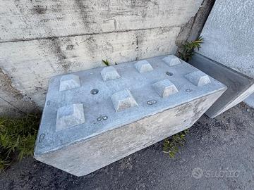 Cubi in calcestruzzo