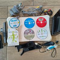 Wii completa di giochi e accessori