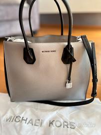 Michael Kors Messenger