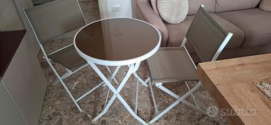 Tavolino + 2 sedie da esterno