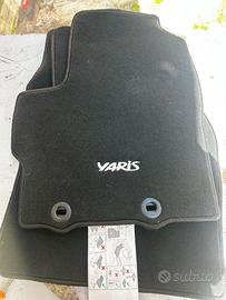 Tappetini originali Toyota Yaris (serie 2011-2020)