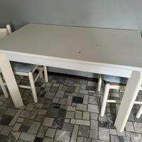 Tavolo allungabile con 4 sedie