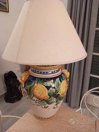 Lampada in ceramica con decori limone 