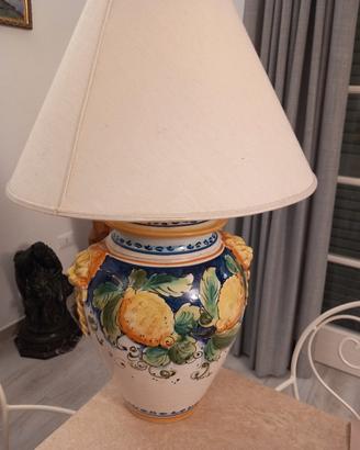 Lampada in ceramica con decori limone 