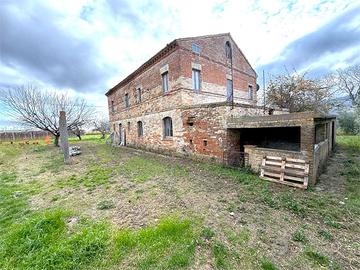 STUPENDO CASOLARE con CORTE PRIVATA - LAPEDONA