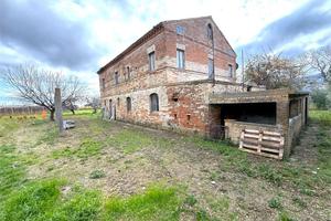 STUPENDO CASOLARE con CORTE PRIVATA - LAPEDONA