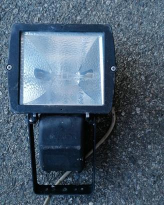 Fari alogeni 10 euro ciascuno