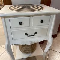 Cassettiera bianco in decapè