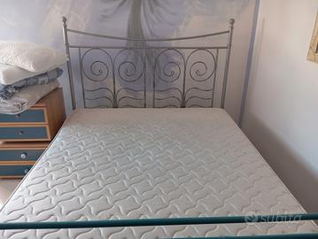 Struttura letto matrimoniale completa 