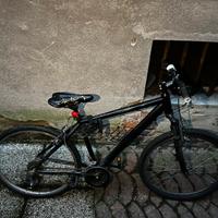 Mountain bike nera