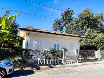 Villa a Fiumetto Marina di Pietrasanta Versiliana