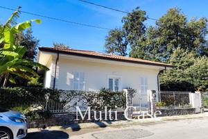 Villa a Fiumetto Marina di Pietrasanta Versiliana