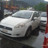 FIAT GRANDE PUNTO 1.3 TD 2007 199A2000 PER RICAMB