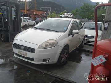 FIAT GRANDE PUNTO 1.3 TD 2007 199A2000 PER RICAMB