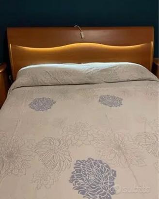 Letto matrimoniale Queen Size 160x200 in legno