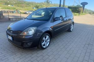 Ford Fiesta 1.4 TDCi 68CV 3 porte Titanium