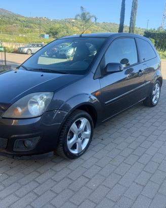 Ford Fiesta 1.4 TDCi 68CV 3 porte Titanium