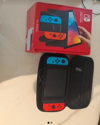 Console Nintendo switch oled+scatola da viaggio
