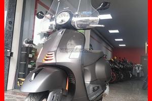 Piaggio vespa 300 gts +0maggi0 casco+rate+permute