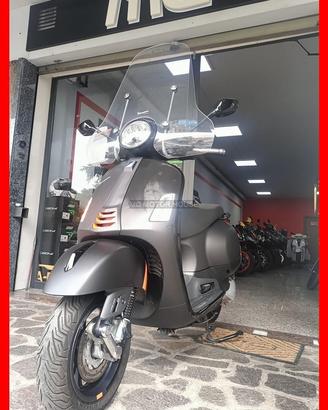 Piaggio vespa 300 gts +0maggi0 casco+rate+permute