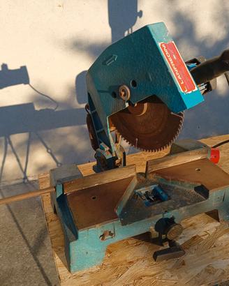 Troncatrice per legno