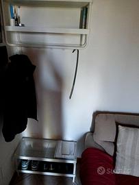 attaccapanni con panchinetta per sedersi e scarpie