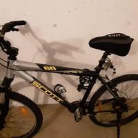 Bici MTB Scott nera/grigia