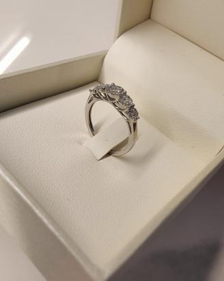 Anello oro bianco 18kt con 50 diamanti 