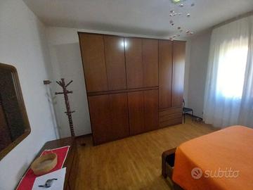 camera completa matrimoniale in legno di noce nazi