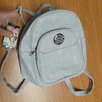 zainetto con spalline regolabili 