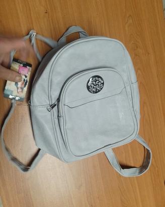 zainetto con spalline regolabili 