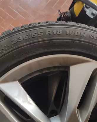 Cerchi lega 18" con gomme invernali per Audi Q3 de
