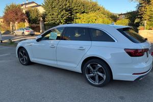 AUDI  A4 /2019