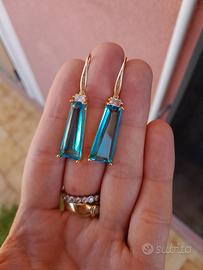 orecchini di alta bigiotteria con cristalli