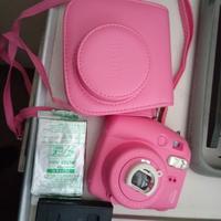 macchina fotografica istantanea instax mini rosa