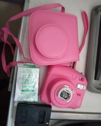 macchina fotografica istantanea instax mini rosa