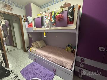 Cameretta per bambini con letto a castello