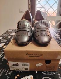 Gioseppo décolleté con frange pelle pewter n. 38