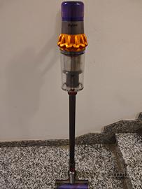 Dyson V15