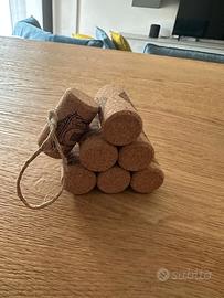 Soprammobile creazione portachiavi tappi sughero