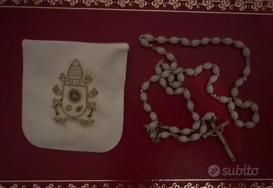 Rosario con custodia stemma Papa Francesco