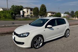Volkswagen Golf 1.6 TDI DPF DSG 5p. Highline-R LIN