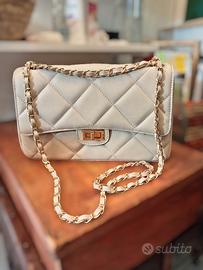 Borsa in pelle beige da donna. 