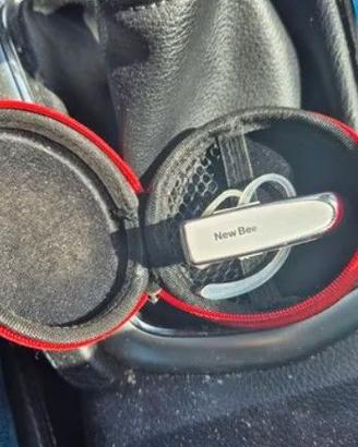 Auricolare New Bee funzionante con custodia