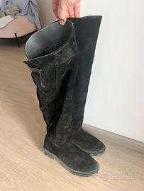 Stivali alti scamosciati